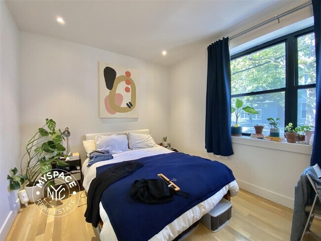 Building Photo - 312 Devoe St