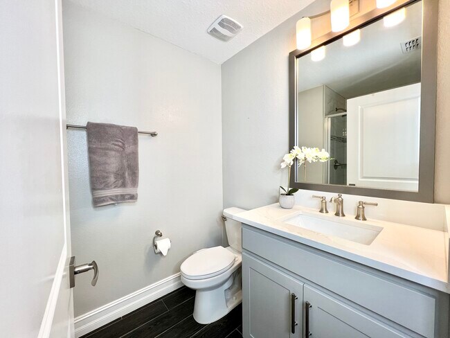 Building Photo - 5120 Bridge St