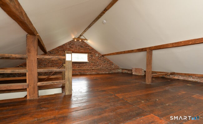 Building Photo - 15 Hawkins Rd