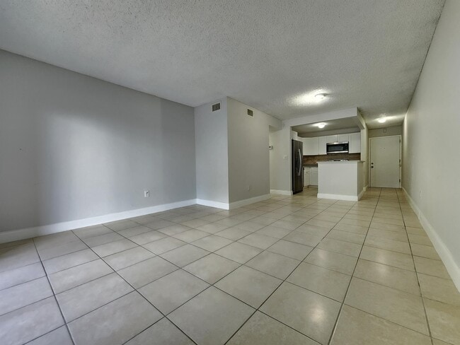 Building Photo - 4304 NW 9th Ave