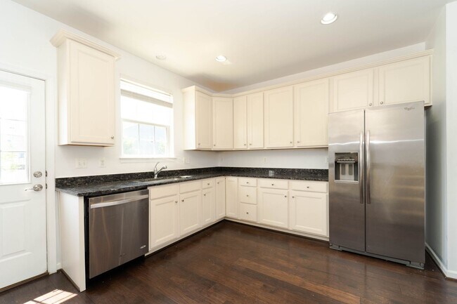 Building Photo - 8381 Scotland Loop