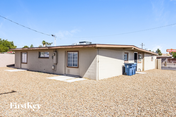 Building Photo - 5119 Margo Dr