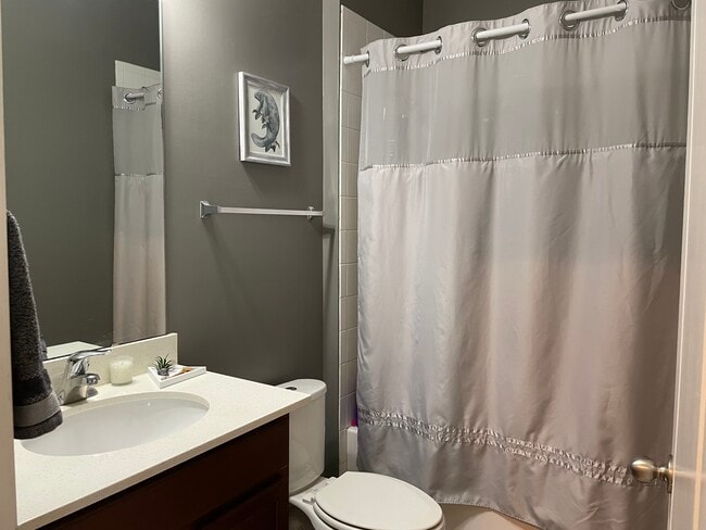 Building Photo - 880 Taramundi Dr