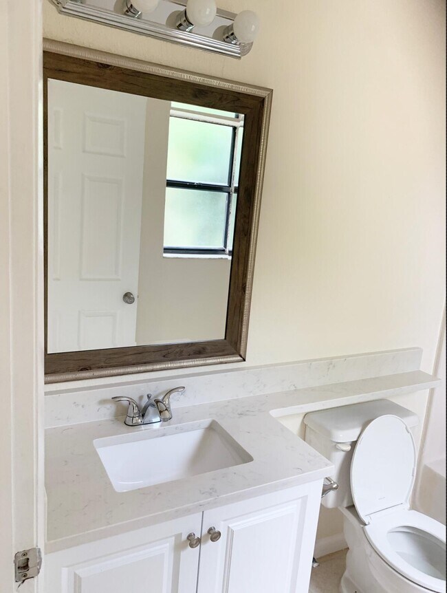 Building Photo - 13 N Crossings Cir