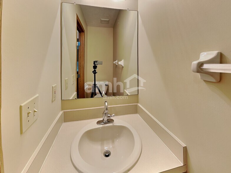 Building Photo - 3452 Oak Bend Blvd