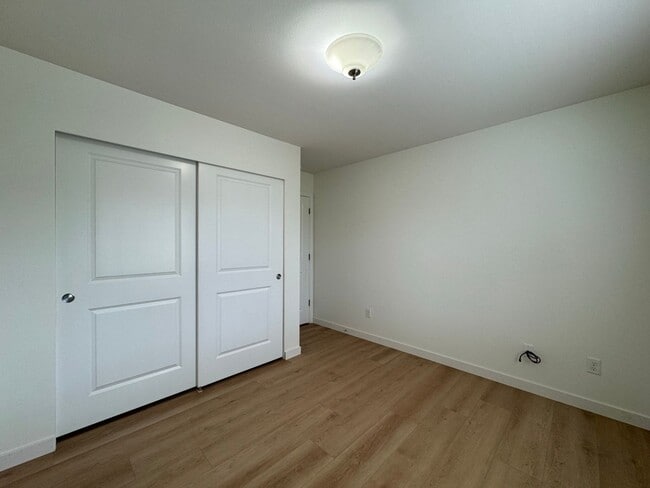 Building Photo - Spacious 3BD/2.5BTH Home w/ Modern Upgrade...