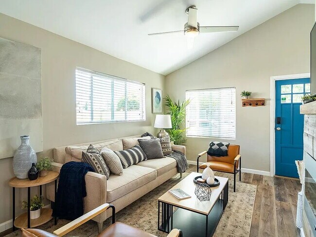 Building Photo - "Charming 2-Bedroom San Diego Retreat with...