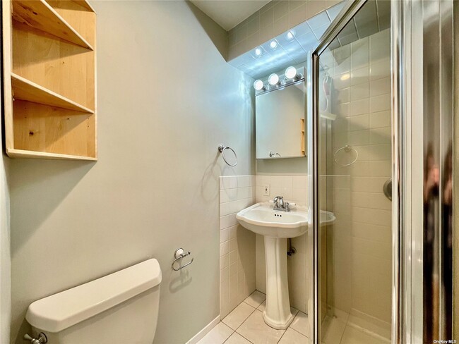 Building Photo - 116 Spring Rd