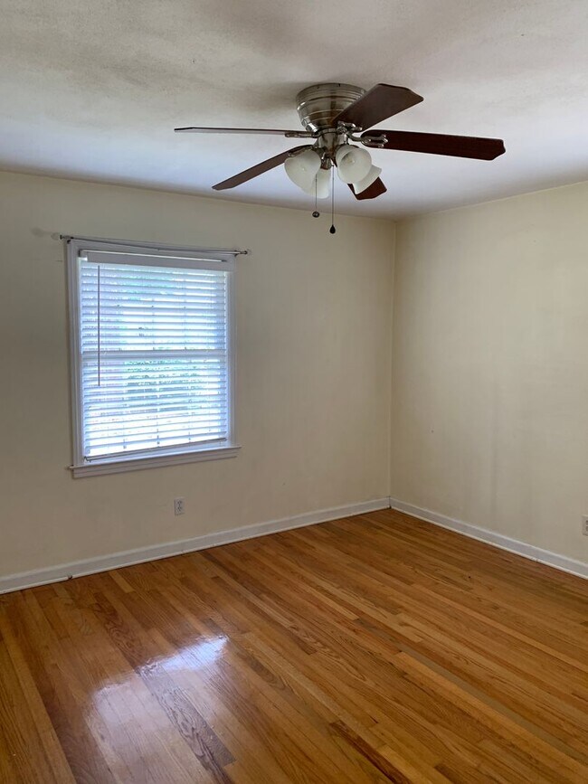 Building Photo - Kensington Park