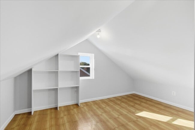 Building Photo - 403 S Veitch St