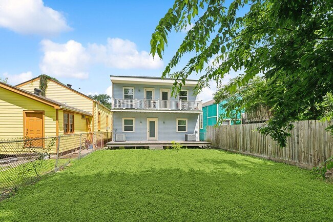 Building Photo - 2120 S Liberty St