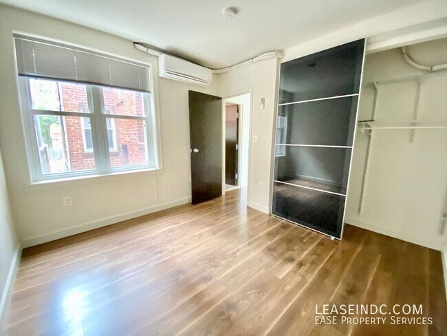 Building Photo - 1542 New Jersey Ave NW