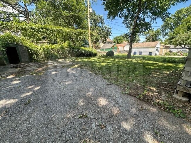 Building Photo - 5716 Lydia Ave