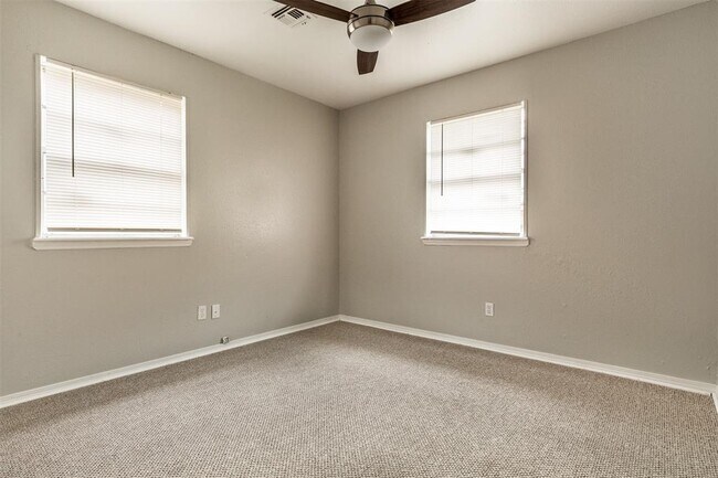 Building Photo - 1416 Mcdonald Dr