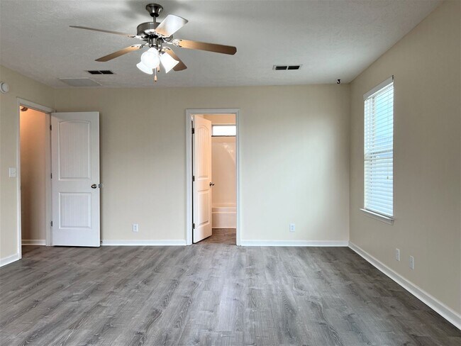 Building Photo - Falsetto Ln