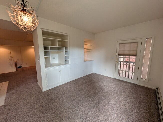 Building Photo - 1000 Fountain Terrace Dr
