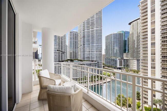Building Photo - 801 Brickell Key Blvd