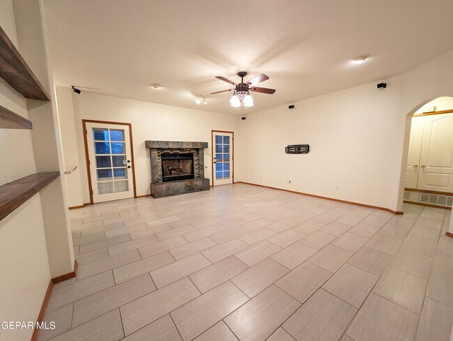 Building Photo - 11820 Pueblo Seguro Way