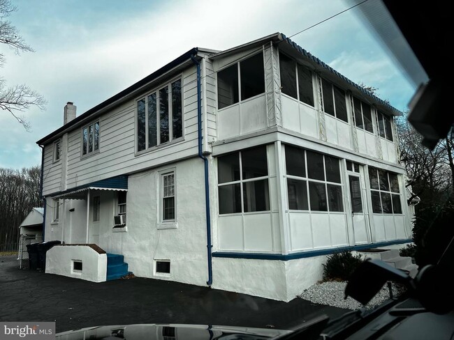 Building Photo - 328 Eggerts Crossing Rd