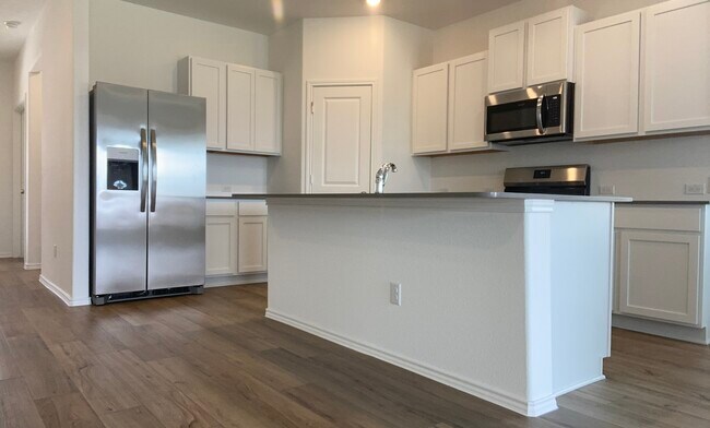 Building Photo - 4128 Home Place Rd