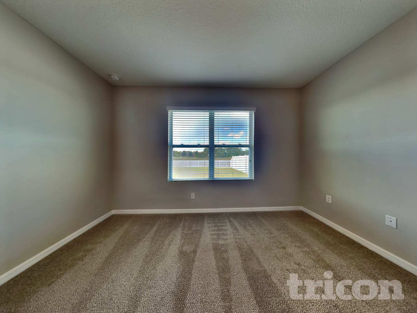 Building Photo - 4262 Roberta Dr