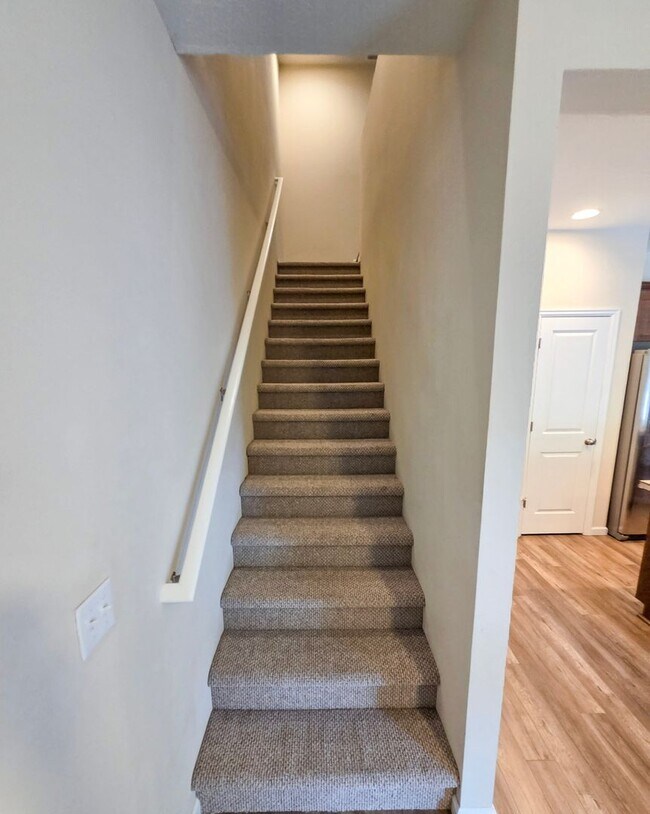 Building Photo - 5725 Karen Lynn Loop S