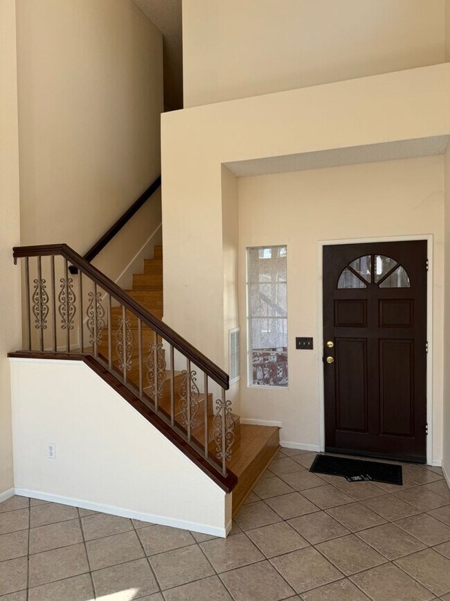 Building Photo - 14661 Woodland Dr