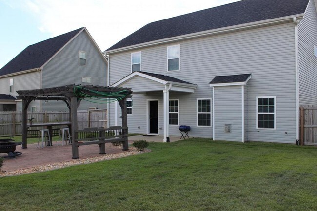 Building Photo - 648 Stonebriar Ave