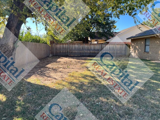 Building Photo - Charming Edmond Home