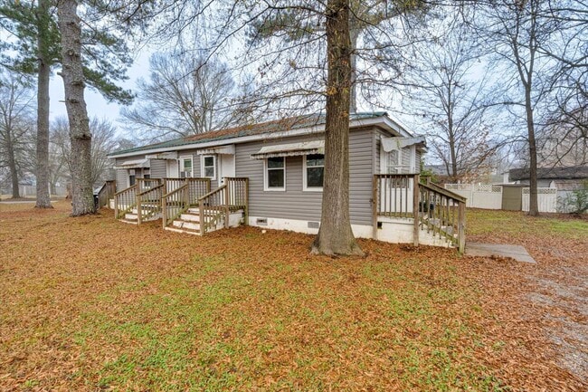 Building Photo - 1615 Heather St