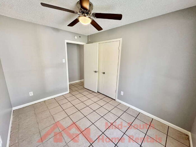 Building Photo - 5168 Corkwood Dr