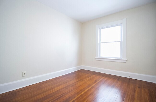 Building Photo - 2122 Airport Hwy