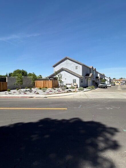 Building Photo - 3155 Niagra St