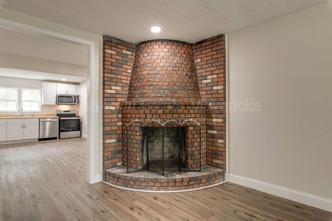 Building Photo - 1104 Indian Ave