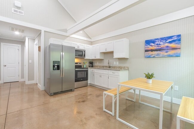 Building Photo - 1027 Smyzer