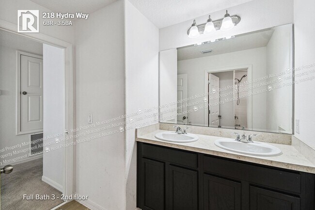 Building Photo - 218 Hydra Wy