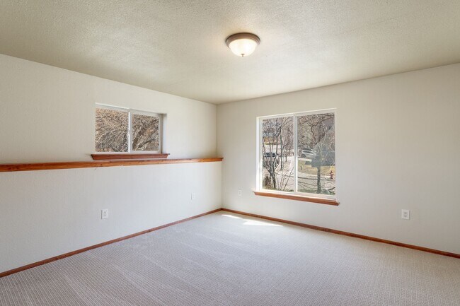 Building Photo - Durango 5 Bed 3 Bath Rental Home
