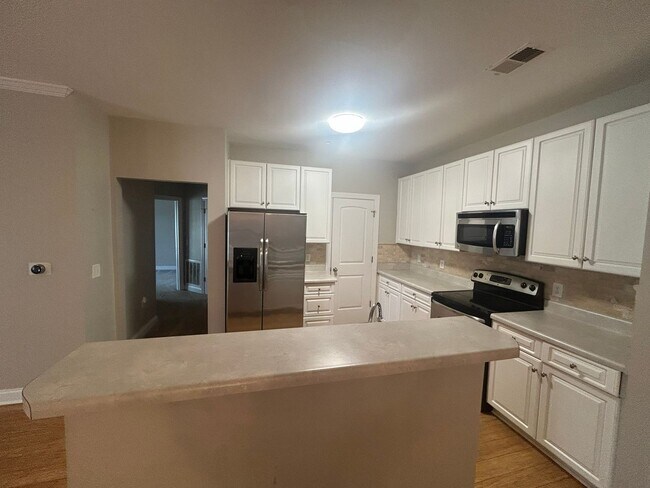 Building Photo - 300 Gateway Condos Dr
