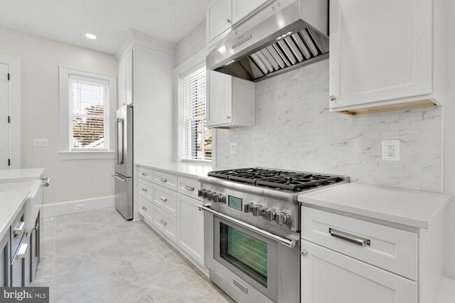 Building Photo - 4201 Bradley Ln