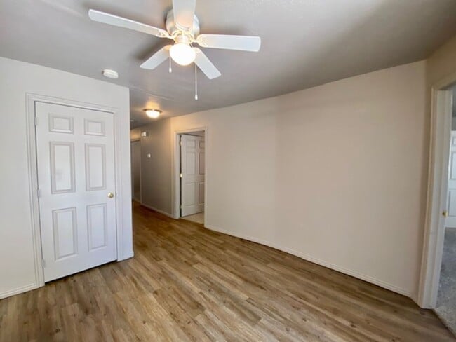 Building Photo - DARLING PROPERTY FOR RENT IN LAVERKIN!