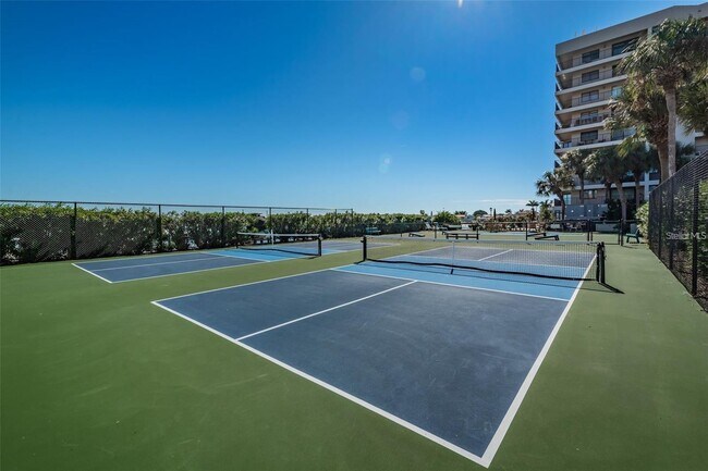 Building Photo - 240 Sand Key Estates Dr