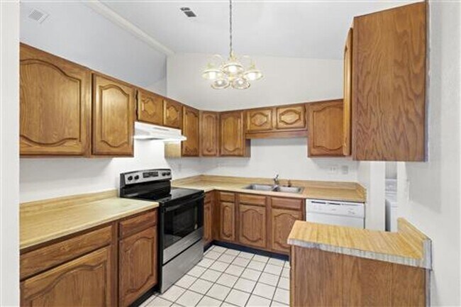Building Photo - 4626 Larner St