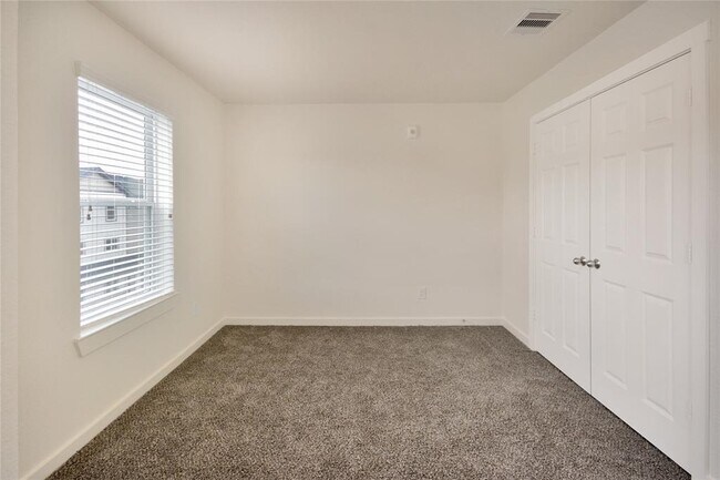 Building Photo - 21155 Gosling Rd