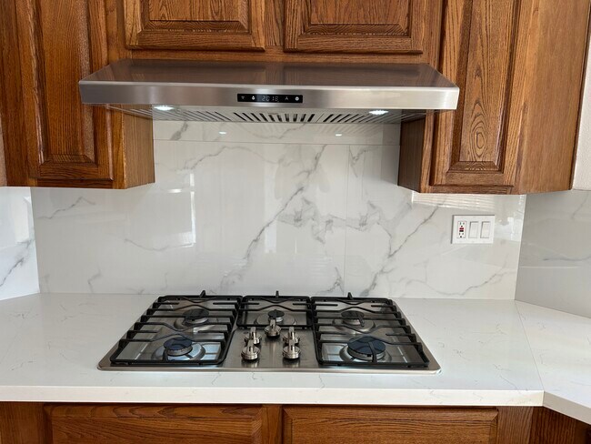 Building Photo - 42263 Valley Vista Dr