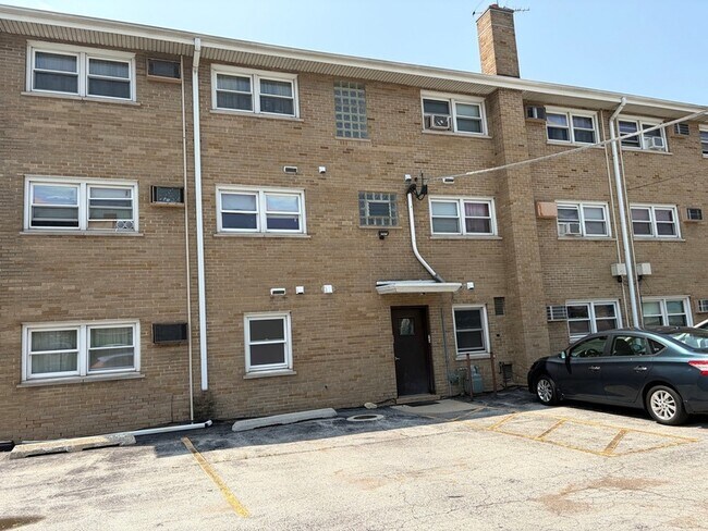Building Photo - 10405 S Keating Ave