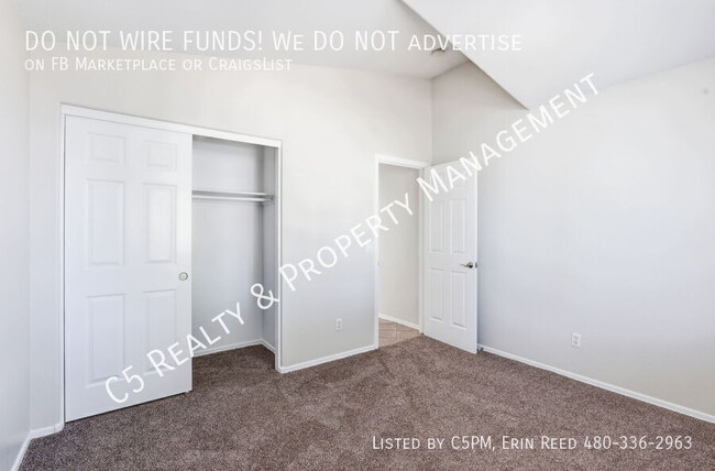 Building Photo - 10921 W Granada Rd