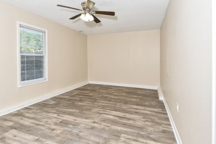 Building Photo - 631 Folkstone Rd