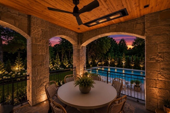 Building Photo - 548 Sylvan Pl