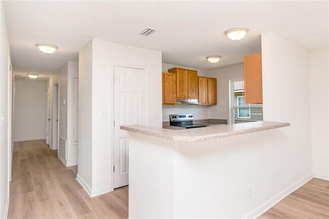 Building Photo - 9932 Magnolia Crest Ct