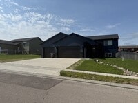 Building Photo - 1215 Kodiak Dr